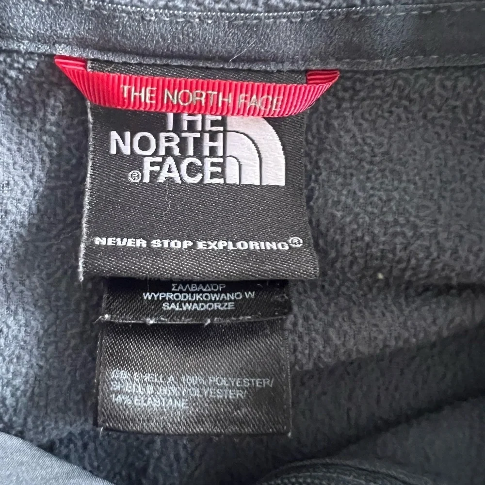 The North Face Men's Black Zip-Up Sweater.Sz/M